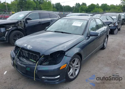 2014 Mercedes-Benz C 300 Luxury 4Matic/Sport 4Matic from USA, damaged, VIN WDDGF8AB3EG197827